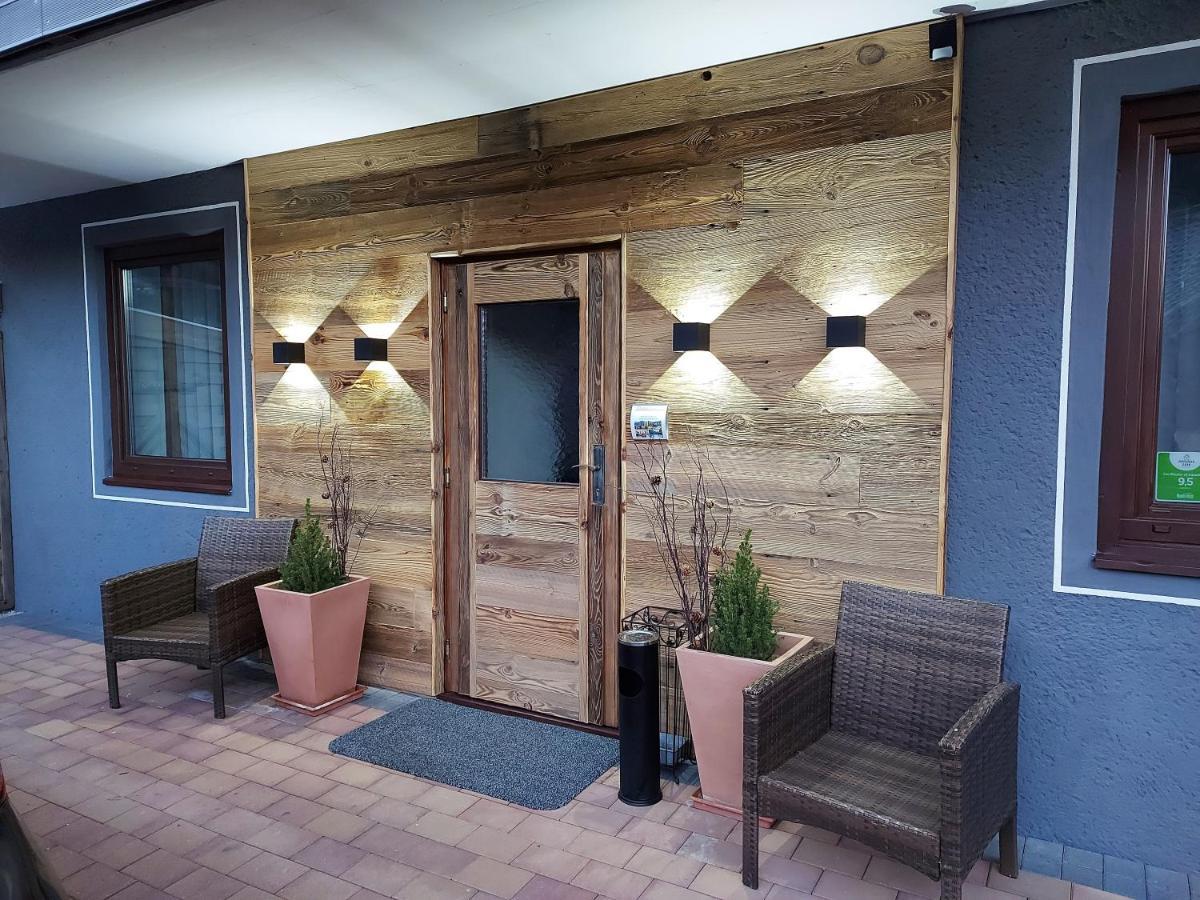 Chalet Sabrina Mit Aussenpool Im Sommer كابرون المظهر الخارجي الصورة