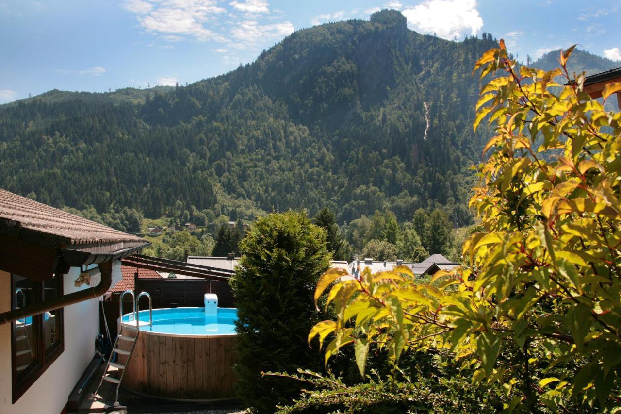 Chalet Sabrina Mit Aussenpool Im Sommer كابرون المظهر الخارجي الصورة